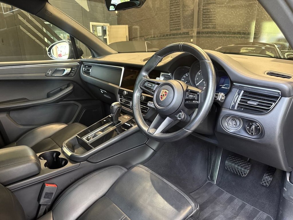 USED 2023 23 PORSCHE MACAN 2.0T T SUV 5dr Petrol PDK 4WD Euro 6 (s/s) (265 ps) PAN ROOF|BOSE|AIR SUSPENSION