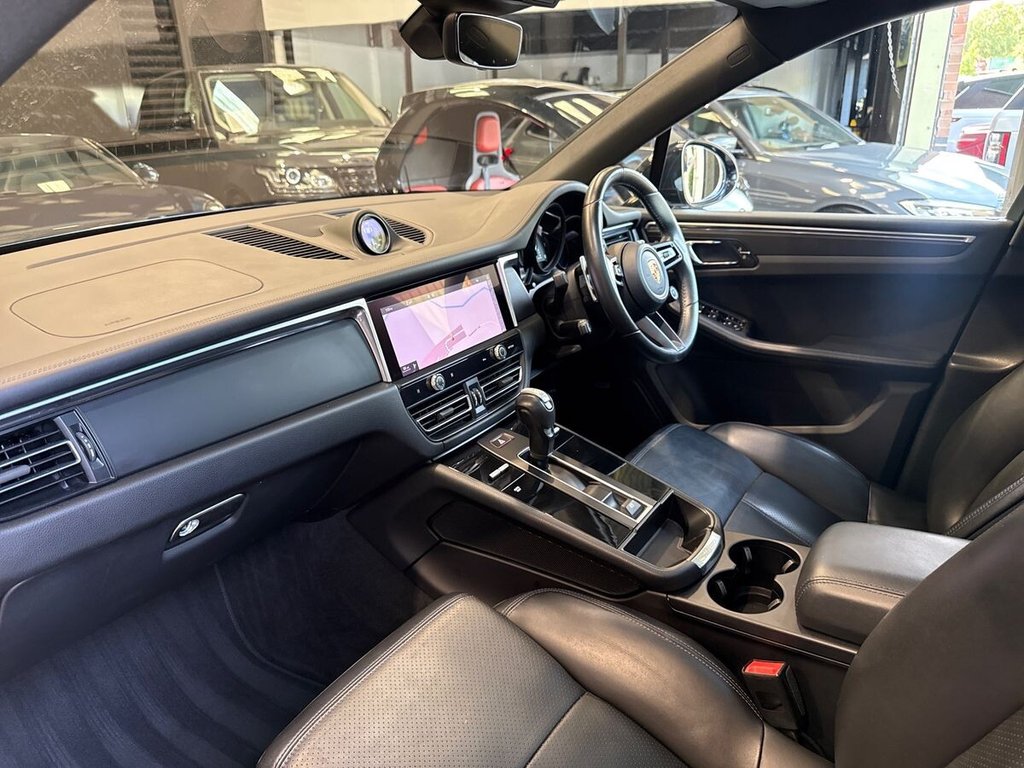 USED 2023 23 PORSCHE MACAN 2.0T T SUV 5dr Petrol PDK 4WD Euro 6 (s/s) (265 ps) PAN ROOF|BOSE|AIR SUSPENSION