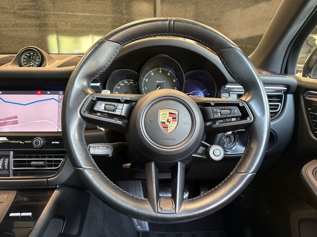 USED 2023 23 PORSCHE MACAN 2.0T T SUV 5dr Petrol PDK 4WD Euro 6 (s/s) (265 ps) PAN ROOF|BOSE|AIR SUSPENSION
