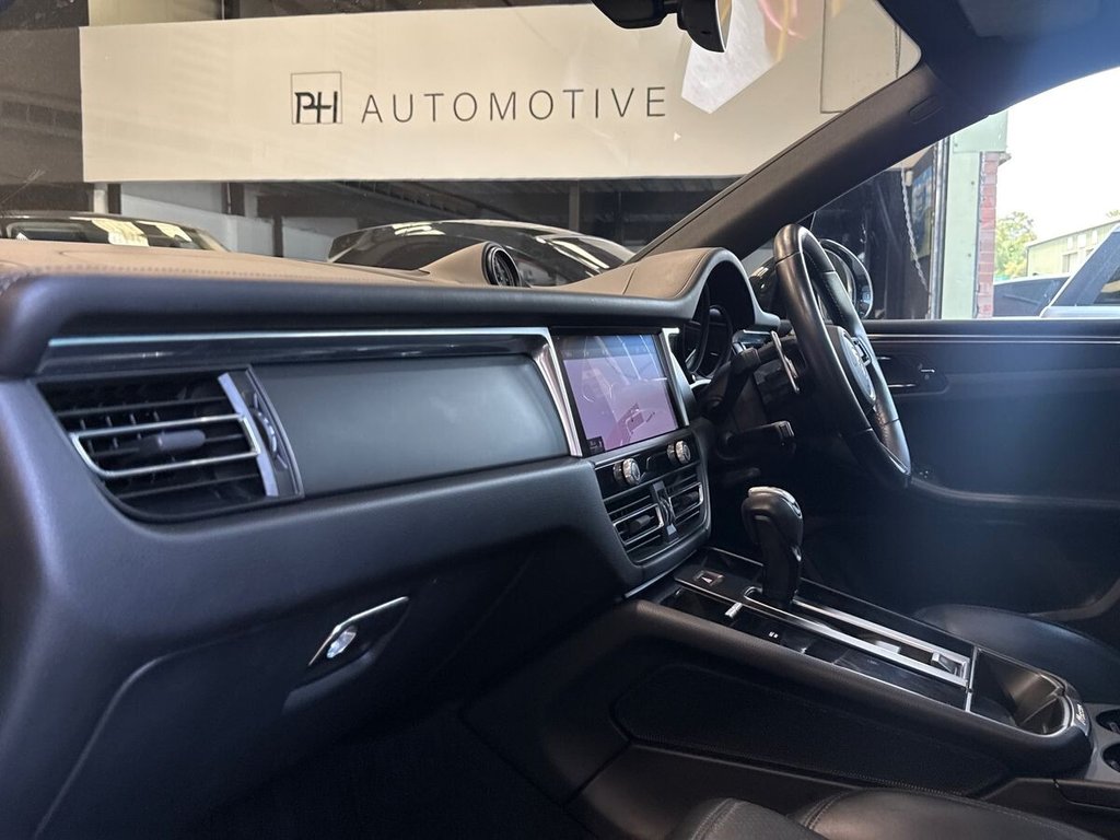 USED 2023 23 PORSCHE MACAN 2.0T T SUV 5dr Petrol PDK 4WD Euro 6 (s/s) (265 ps) PAN ROOF|BOSE|AIR SUSPENSION
