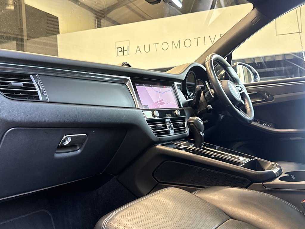USED 2023 23 PORSCHE MACAN 2.0T T SUV 5dr Petrol PDK 4WD Euro 6 (s/s) (265 ps) PAN ROOF|BOSE|AIR SUSPENSION