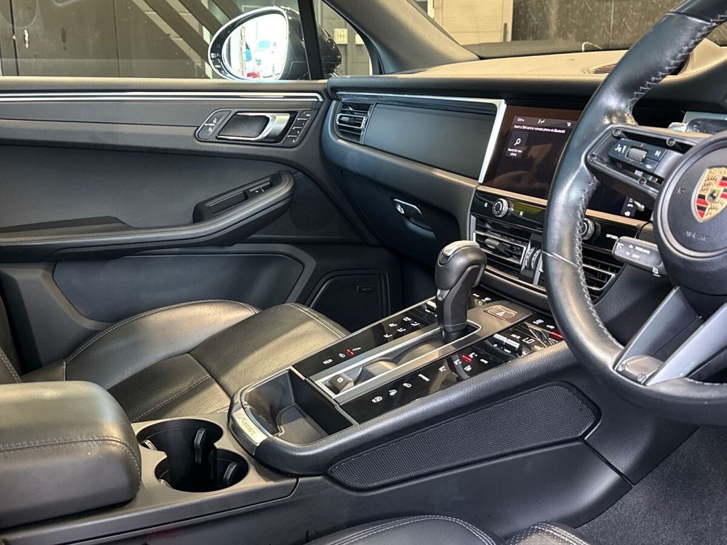 USED 2023 23 PORSCHE MACAN 2.0T T SUV 5dr Petrol PDK 4WD Euro 6 (s/s) (265 ps) PAN ROOF|BOSE|AIR SUSPENSION