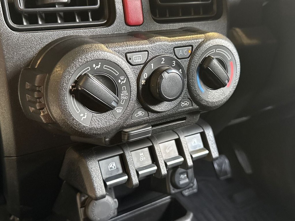 USED 2023 23 SUZUKI JIMNY 1.5 LCV 3dr Petrol Manual ALLGRIP Euro 6 (101 ps) VAT QUALIFYING|2 OWNERS