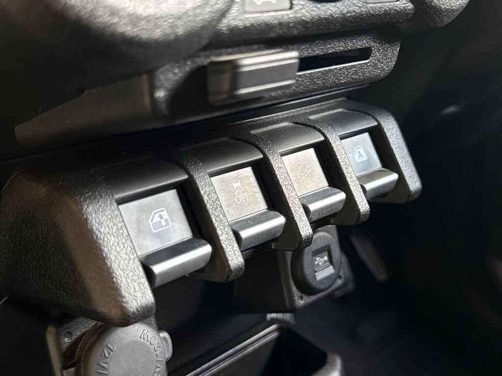 USED 2023 23 SUZUKI JIMNY 1.5 LCV 3dr Petrol Manual ALLGRIP Euro 6 (101 ps) VAT QUALIFYING|2 OWNERS