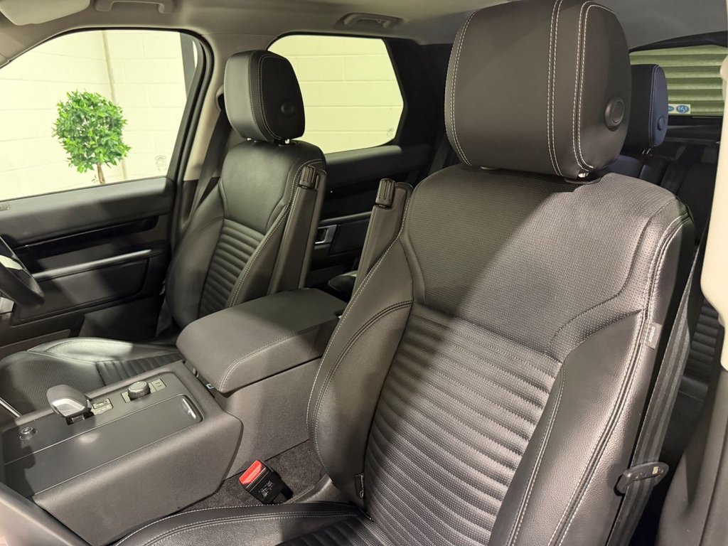 USED 2023 23 LAND ROVER DISCOVERY 3.0 D300 MHEV S SUV 5dr Diesel Auto 4WD Euro 6 (s/s) (300 ps) 