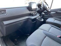 USED 2023 23 RENAULT TRAFIC SL30 ADVANCE 2.0 DCI 130PS  High Specification Model With Air Con, Media Screen, Cruise Control, Load Through Bulkhead, Rear Parking Sensors & Much More! Nice Clean Van, Viewing Recommended!