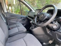 USED 2023 23 RENAULT TRAFIC SL30 ADVANCE 2.0 DCI 130PS  High Specification Model With Air Con, Media Screen, Cruise Control, Load Through Bulkhead, Rear Parking Sensors & Much More! Nice Clean Van, Viewing Recommended!