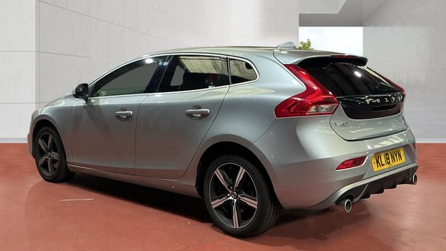View our VOLVO V40