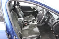 USED 2017 17 VOLVO V40 2.0 T2 R-Design Hatchback 5dr Petrol Manual Euro 6 (s/s) (122 ps) FREE NATIONWIDE 6 MONTH WARRANTY