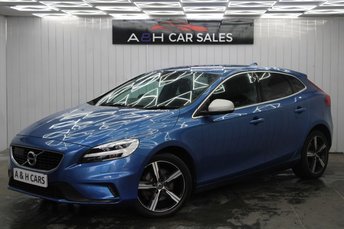 2017 VOLVO V40