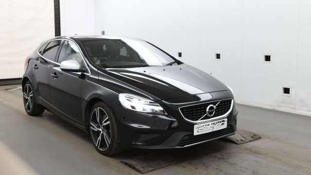 View our VOLVO V40