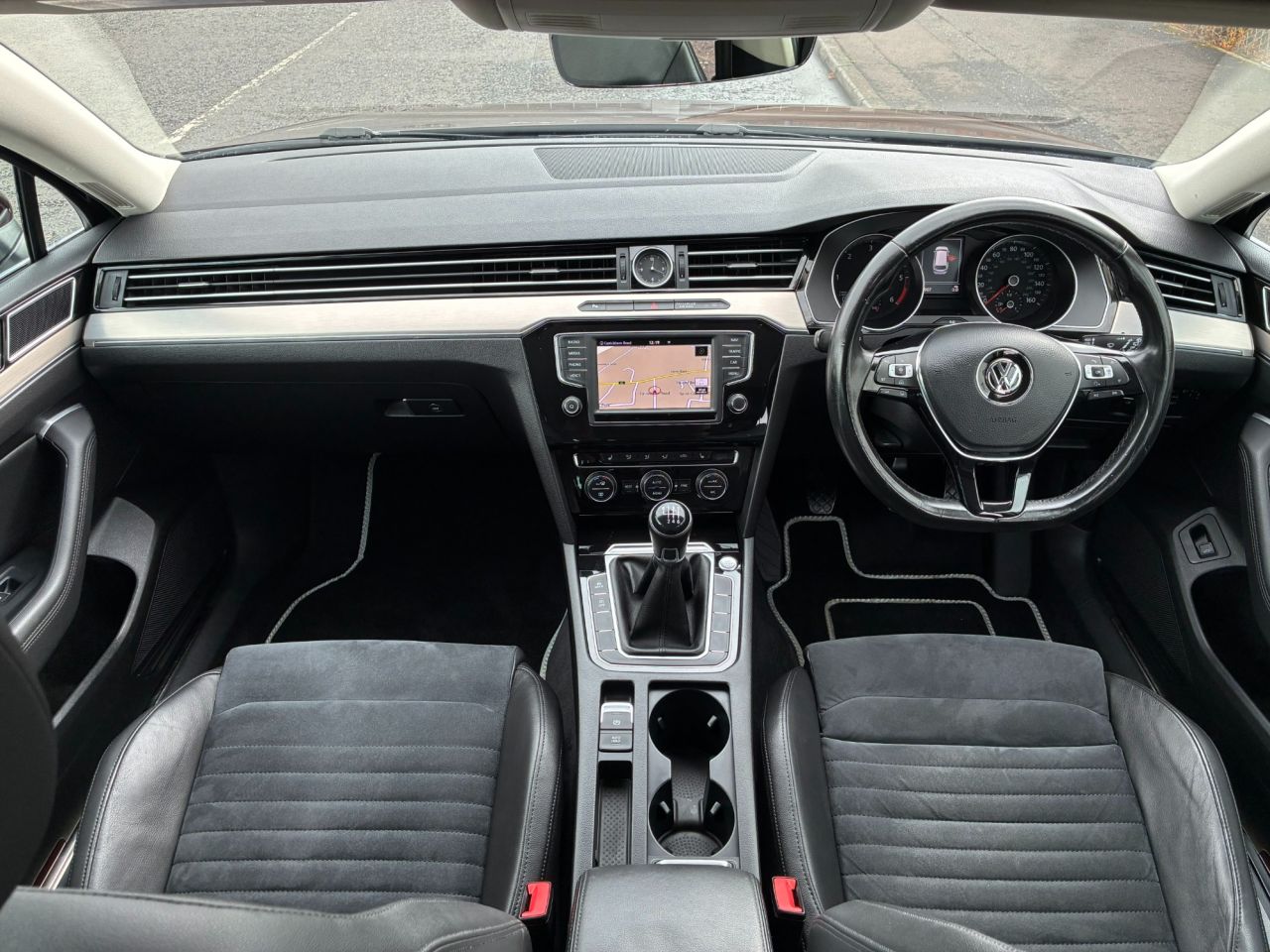 2016 VOLKSWAGEN PASSAT 2.0 TDI BlueMotion Tech GT Estate 5dr Diesel Manual Euro 6 (s/s) (150 ps) - vehicle photo 7 for sale on PureCar