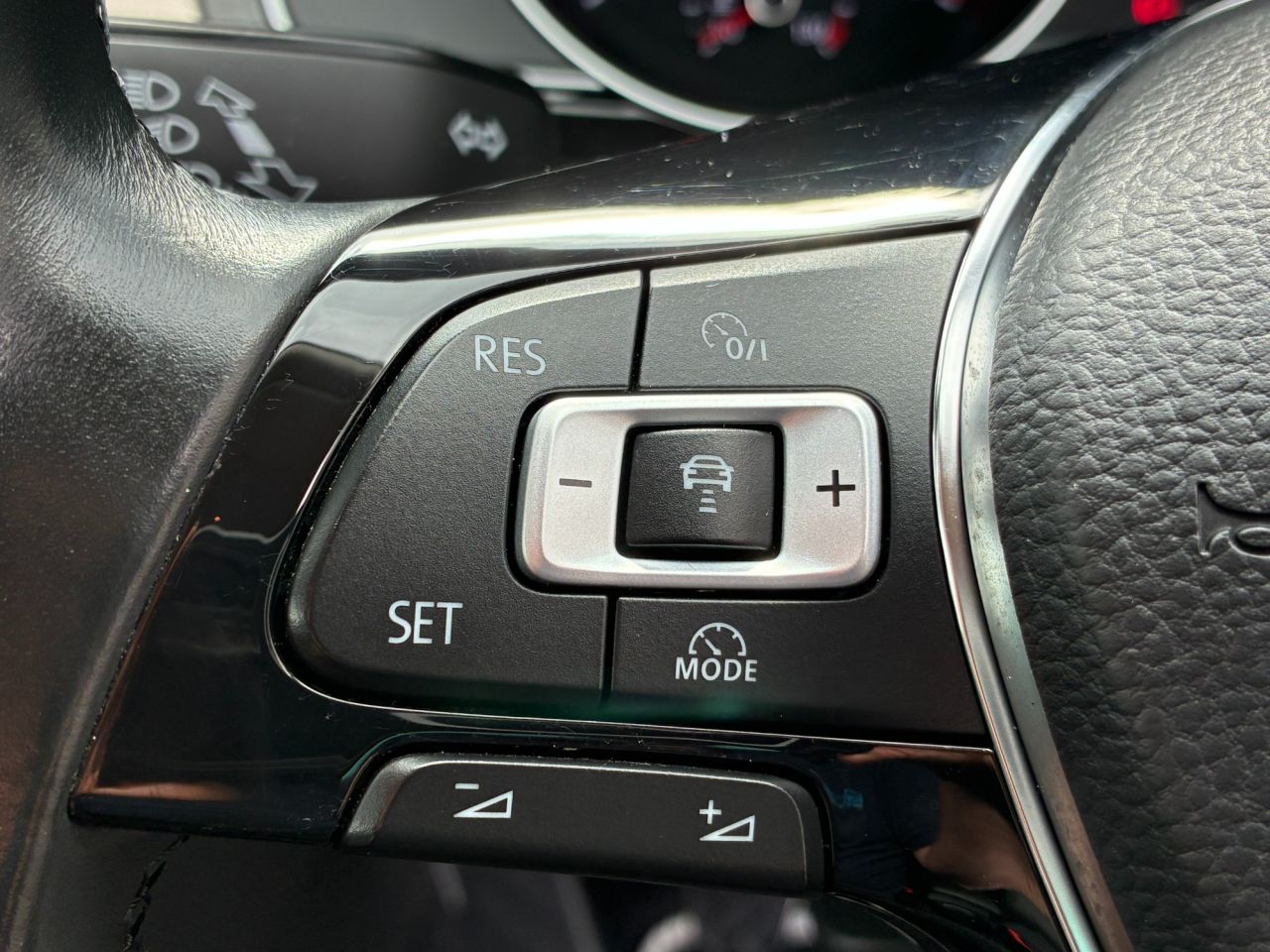 2016 VOLKSWAGEN PASSAT 2.0 TDI BlueMotion Tech GT Estate 5dr Diesel Manual Euro 6 (s/s) (150 ps) - vehicle photo 22 for sale on PureCar