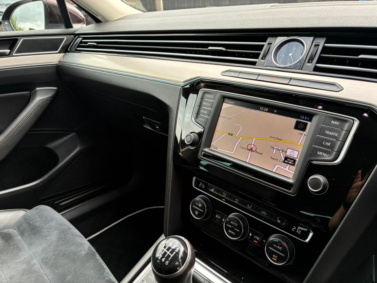 2016 VOLKSWAGEN PASSAT 2.0 TDI BlueMotion Tech GT Estate 5dr Diesel Manual Euro 6 (s/s) (150 ps) - vehicle photo 25 for sale on PureCar