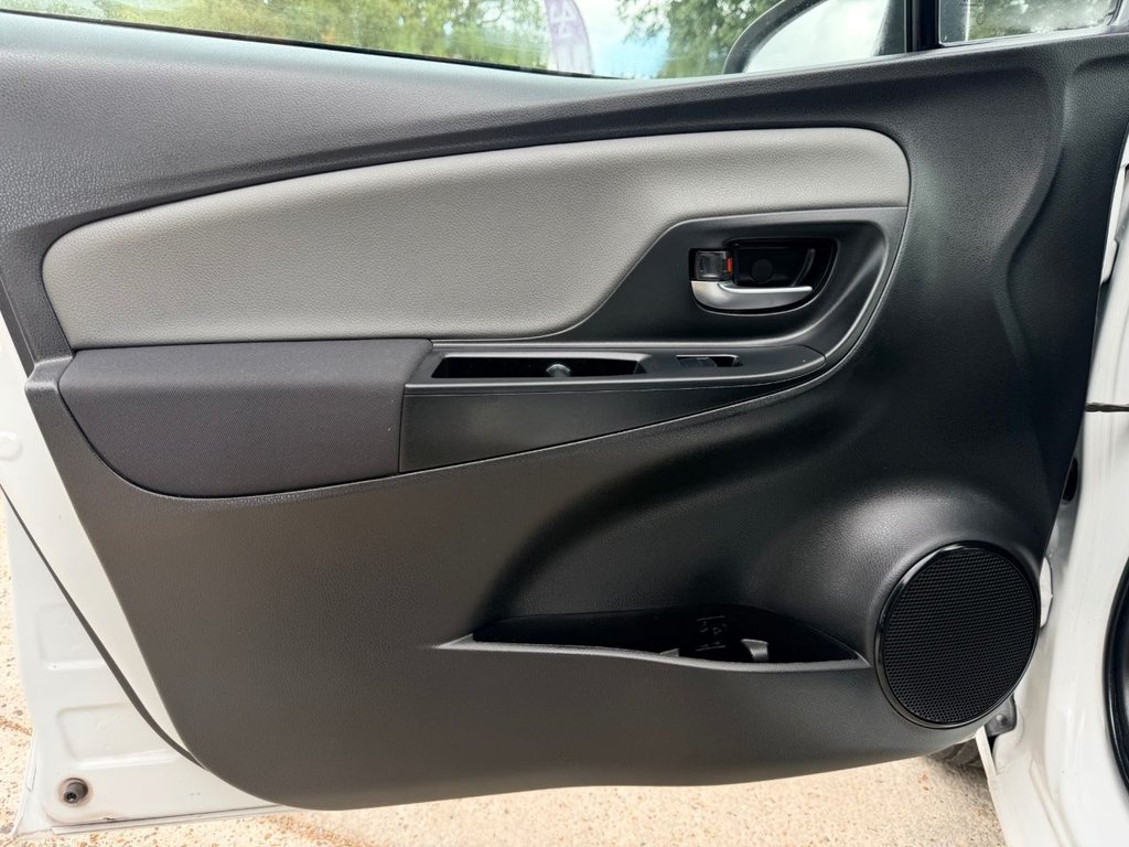 USED 2018 68 TOYOTA YARIS 1.5 VVT-i Icon Hatchback 5dr Petrol CVT Euro 6 (111 ps) 1 Owner|5 Services|Camera|Cruise|