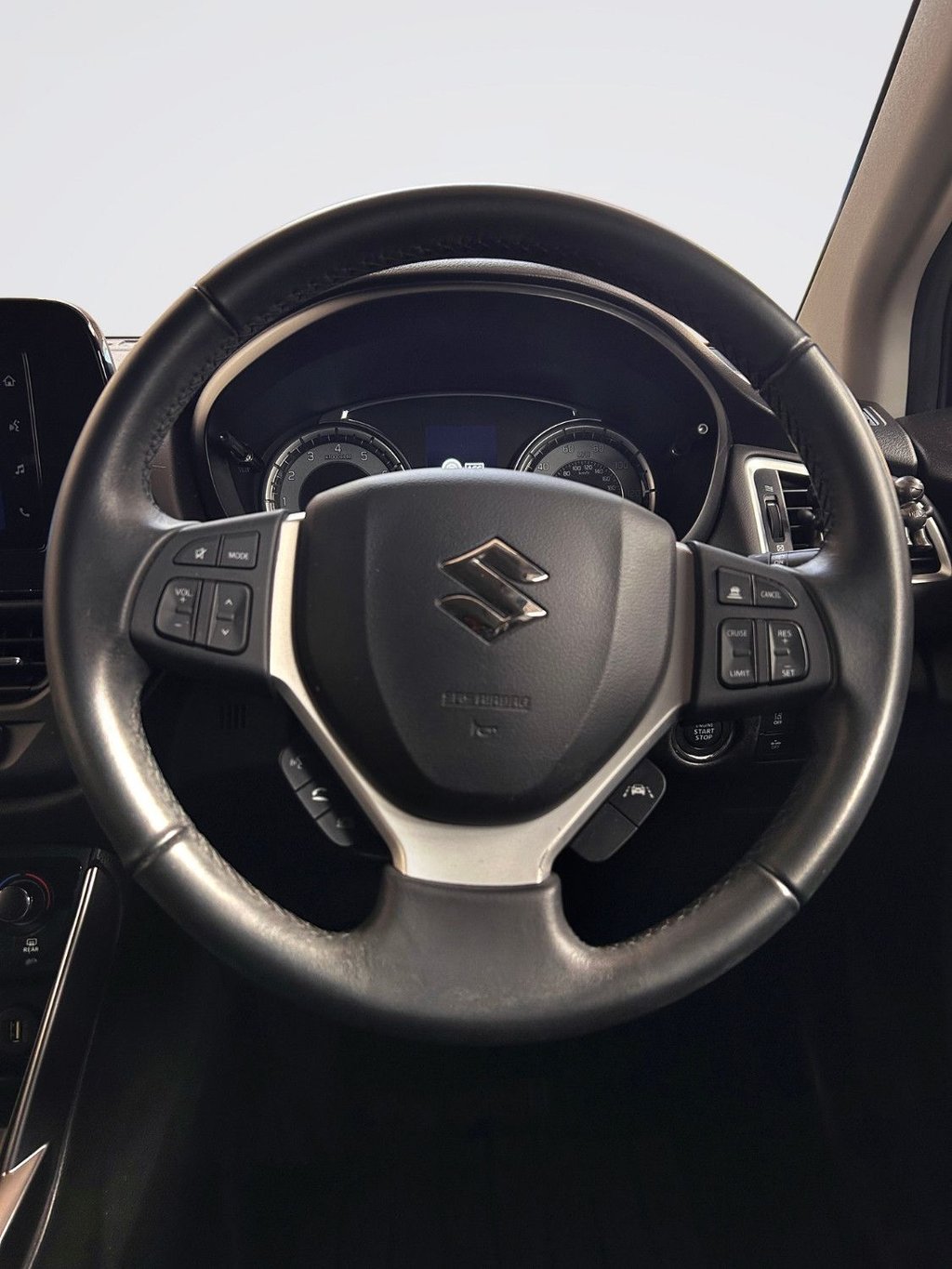2023 Suzuki S-Cross — image 12