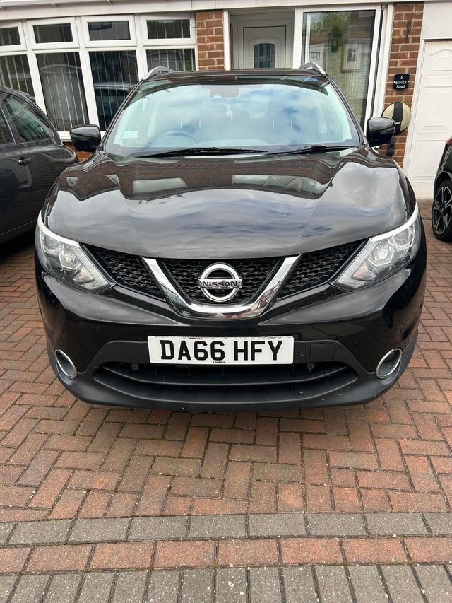 View our NISSAN QASHQAI