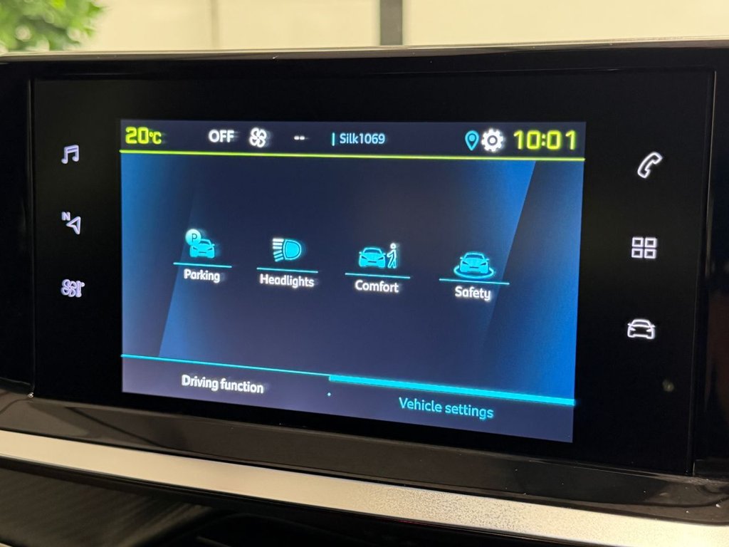 USED 2022 22 PEUGEOT E-2008 50kWh Active Premium + SUV 5dr Electric Auto (7kW Charger) (136 ps) 
