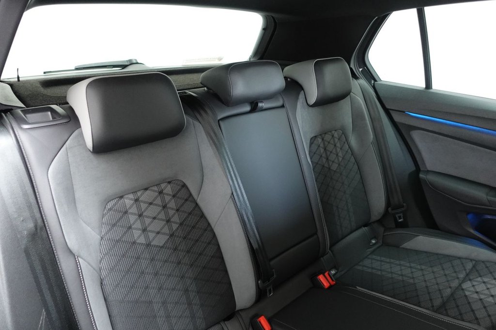 2022 Volkswagen Golf — image 6