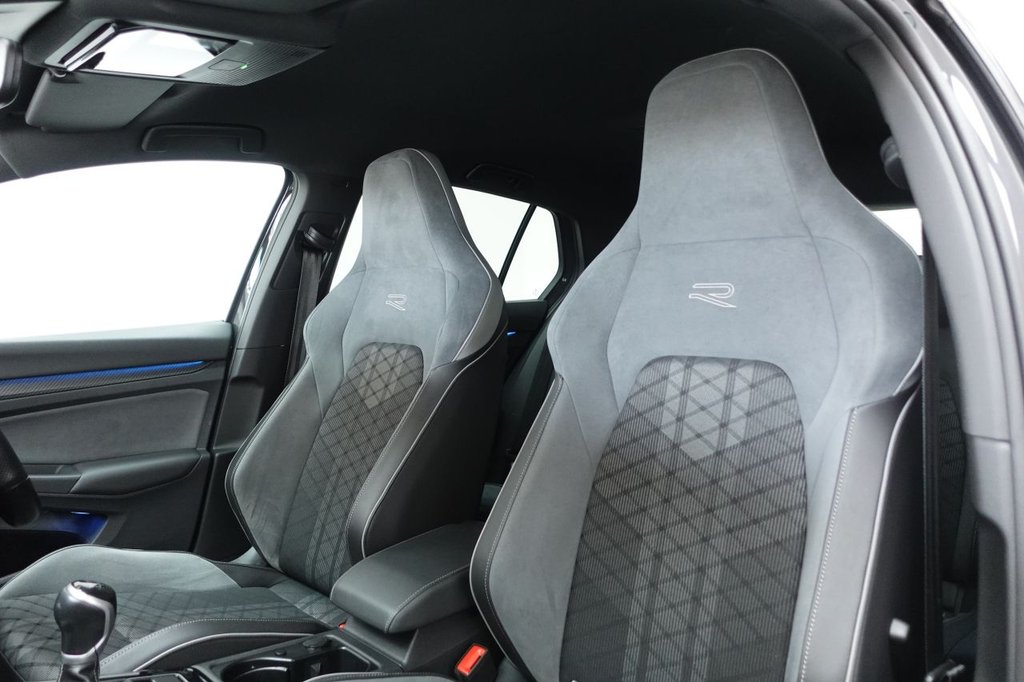 2022 Volkswagen Golf — image 4
