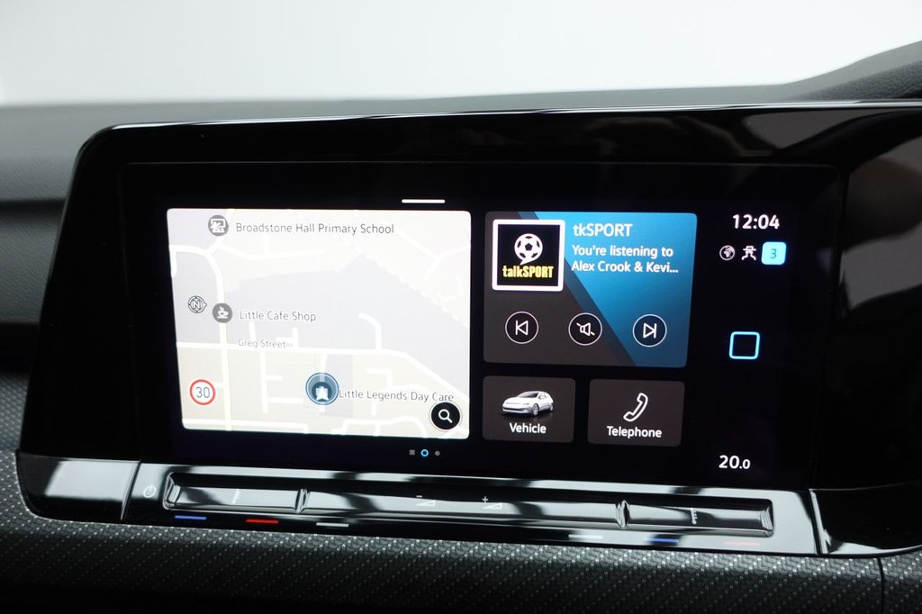 2022 Volkswagen Golf — image 9