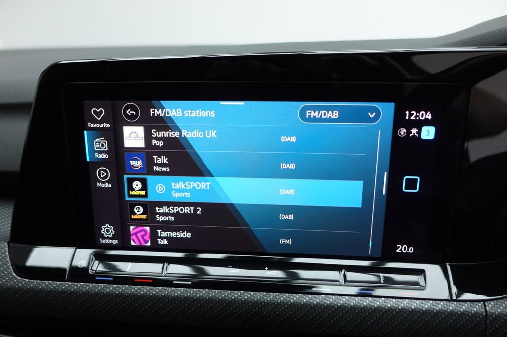 2022 Volkswagen Golf — image 10