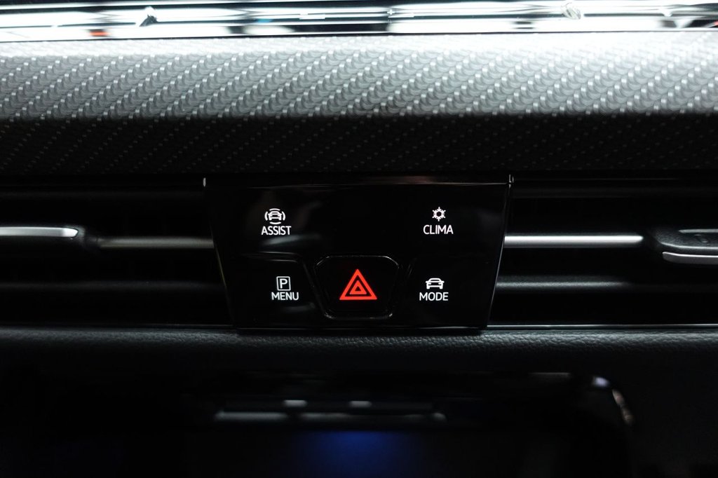 2022 Volkswagen Golf — image 27