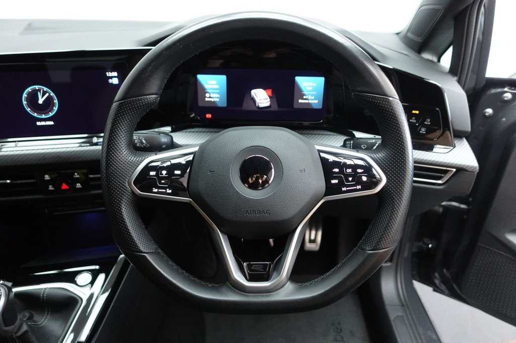 2022 Volkswagen Golf — image 21