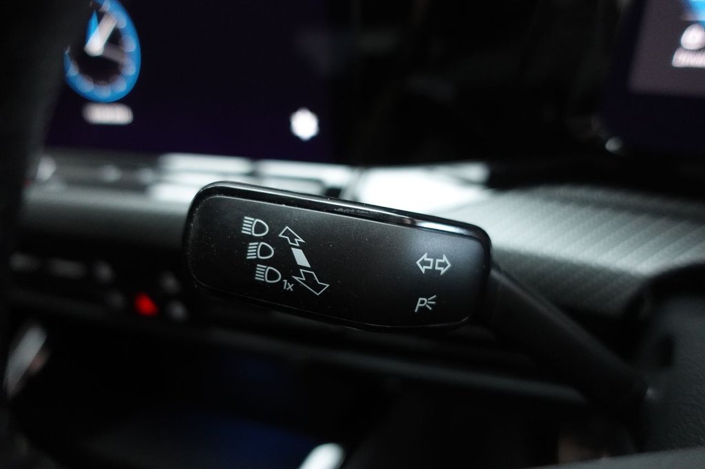 2022 Volkswagen Golf — image 25