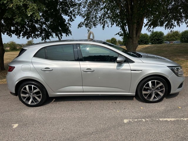 View our RENAULT MEGANE