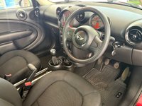 USED 2015 15 MINI COUNTRYMAN 1.6 Cooper SUV 5dr Petrol Manual Euro 6 (s/s) (122 ps) PARKIGN SENSORS-WHITE ROOF AND CAPS