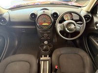 USED 2015 15 MINI COUNTRYMAN 1.6 Cooper SUV 5dr Petrol Manual Euro 6 (s/s) (122 ps) PARKIGN SENSORS-WHITE ROOF AND CAPS