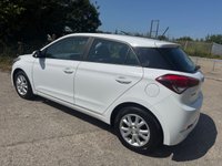 USED 2016 66 HYUNDAI I20 1.2 SE Hatchback 5dr Petrol Manual Euro 6 (84 ps) *ONLY* &pound;35 TAX + LOW INSURANCE GROUP + REAR PARKING SENSORS + DAB RADIO + CRUISE CONTROL + BLUETOOTH WITH USB PORT + AIR CON + ELECTRIC FRONT WINDOWS + IDEAL 1ST CAR + 68.9 MPG + FINISHED IN POLAR WHITE + 15' ALLOY WHEELS WITH TPMS