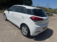 USED 2016 66 HYUNDAI I20 1.2 SE Hatchback 5dr Petrol Manual Euro 6 (84 ps) *ONLY* &pound;35 TAX + LOW INSURANCE GROUP + REAR PARKING SENSORS + DAB RADIO + CRUISE CONTROL + BLUETOOTH WITH USB PORT + AIR CON + ELECTRIC FRONT WINDOWS + IDEAL 1ST CAR + 68.9 MPG + FINISHED IN POLAR WHITE + 15' ALLOY WHEELS WITH TPMS