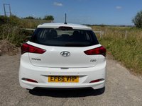 USED 2016 66 HYUNDAI I20 1.2 SE Hatchback 5dr Petrol Manual Euro 6 (84 ps) *ONLY* &pound;35 TAX + LOW INSURANCE GROUP + REAR PARKING SENSORS + DAB RADIO + CRUISE CONTROL + BLUETOOTH WITH USB PORT + AIR CON + ELECTRIC FRONT WINDOWS + IDEAL 1ST CAR + 68.9 MPG + FINISHED IN POLAR WHITE + 15' ALLOY WHEELS WITH TPMS