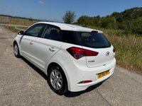 USED 2016 66 HYUNDAI I20 1.2 SE Hatchback 5dr Petrol Manual Euro 6 (84 ps) *ONLY* &pound;35 TAX + LOW INSURANCE GROUP + REAR PARKING SENSORS + DAB RADIO + CRUISE CONTROL + BLUETOOTH WITH USB PORT + AIR CON + ELECTRIC FRONT WINDOWS + IDEAL 1ST CAR + 68.9 MPG + FINISHED IN POLAR WHITE + 15' ALLOY WHEELS WITH TPMS