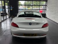 USED 2010 60 BMW Z4 2.5 23i Convertible 2dr Petrol Manual sDrive Euro 5 (204 ps) 2 Keys - Coral Red Leather