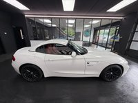 USED 2010 60 BMW Z4 2.5 23i Convertible 2dr Petrol Manual sDrive Euro 5 (204 ps) 2 Keys - Coral Red Leather