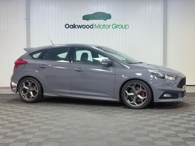 View our FORD FOCUS