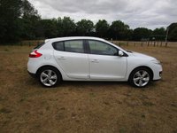 USED 2012 62 RENAULT MEGANE 1.6 16V 110 Dynamique TomTom 5 door Petrol Pearl white. Sat Nav. Bluetooth.