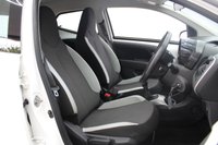 USED 2017 66 TOYOTA AYGO 1.0 VVT-i x-play Hatchback 5dr Petrol Manual Euro 5 Euro 5 (68 ps) 3 MONTHS NATIONWIDE WARRANTY