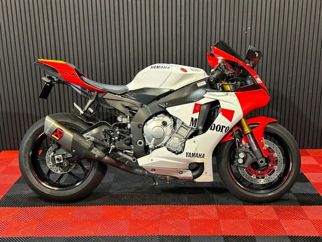 View our YAMAHA R1