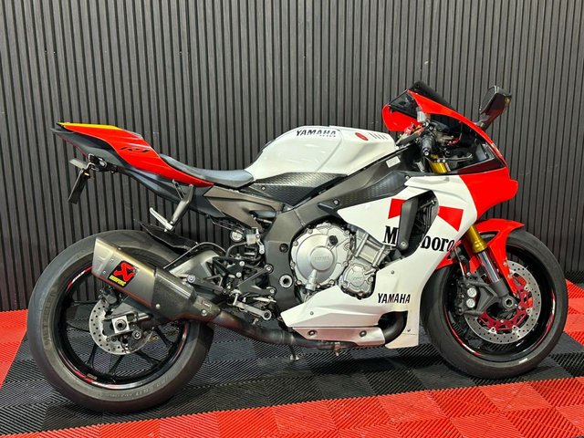 View our YAMAHA R1