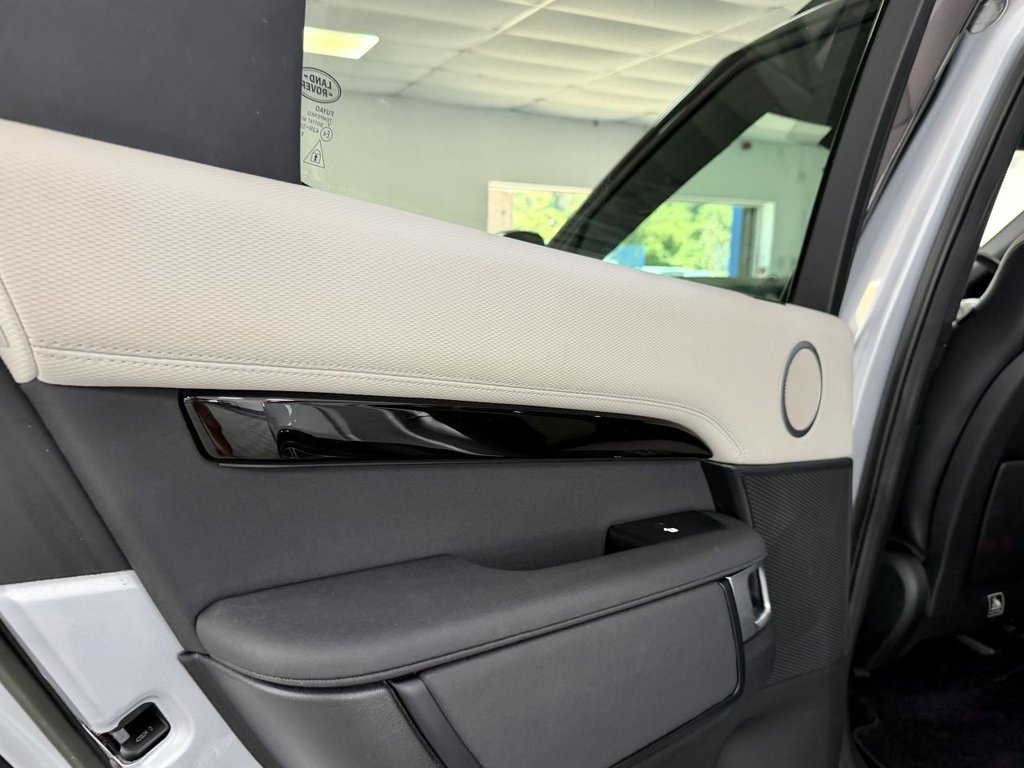 USED 2022 22 LAND ROVER DISCOVERY 3.0 D300 MHEV R-Dynamic HSE SUV 5dr Diesel Auto 4WD Euro 6 (s/s) (300 ps) 
