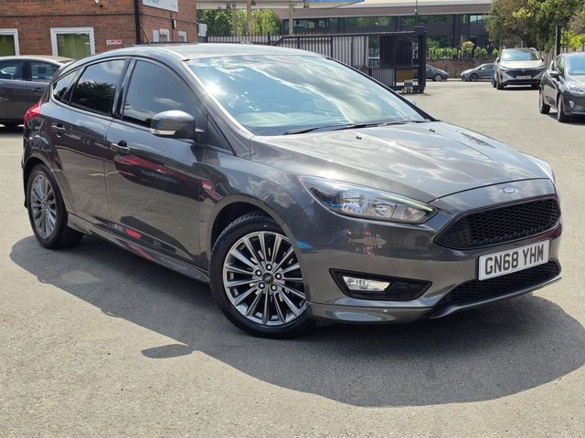 View our Ford Focus 1.0T EcoBoost ST-Line Hatchback 5dr Petrol Auto Euro 6 (s/s) (125 ps)