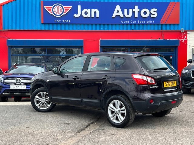 View our NISSAN QASHQAI