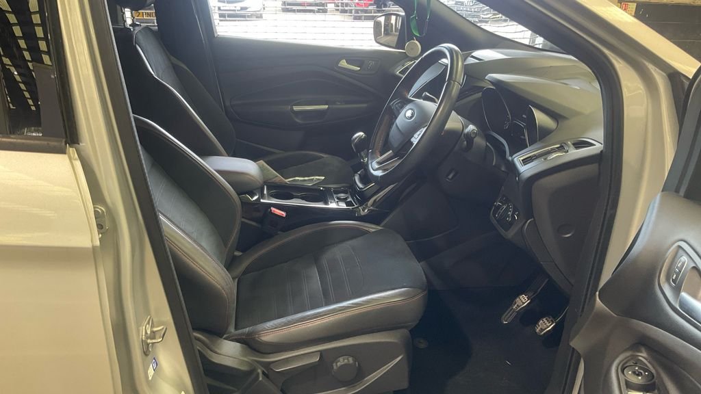 USED 2017 67 FORD KUGA 2.0 TDCi EcoBlue ST-Line SUV 5dr Diesel Manual Euro 6 (s/s) (150 ps) 2 KEYS / GREAT SERVICE HISTORY