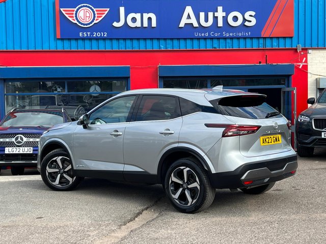 View our NISSAN QASHQAI