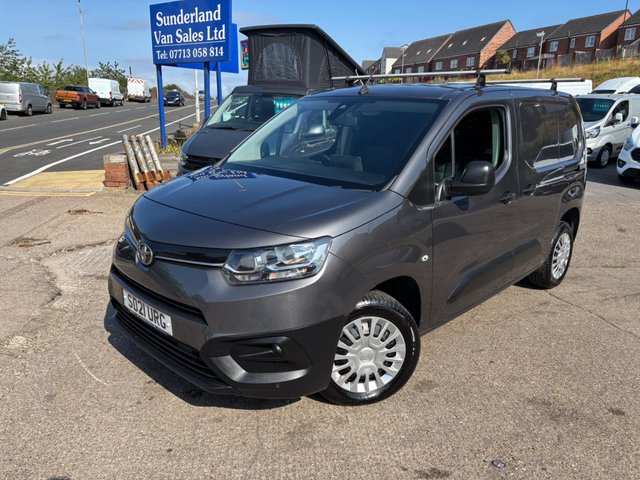 View our TOYOTA PROACE CITY