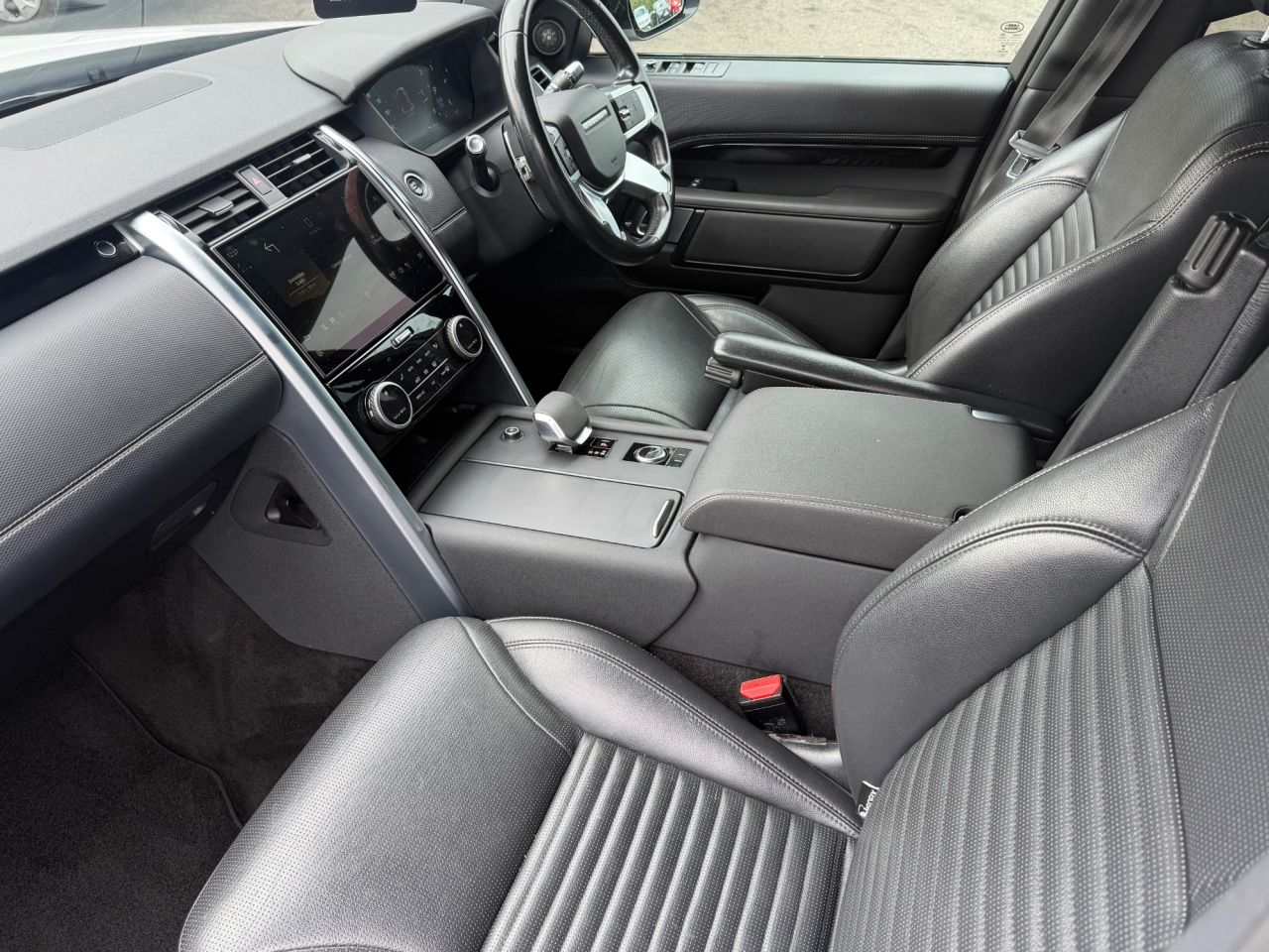 2021 LAND ROVER DISCOVERY 3.0 D250 MHEV R-Dynamic S SUV 5dr Diesel Auto 4WD Euro 6 (s/s) (250 ps) - vehicle photo 11 for sale on PureCar